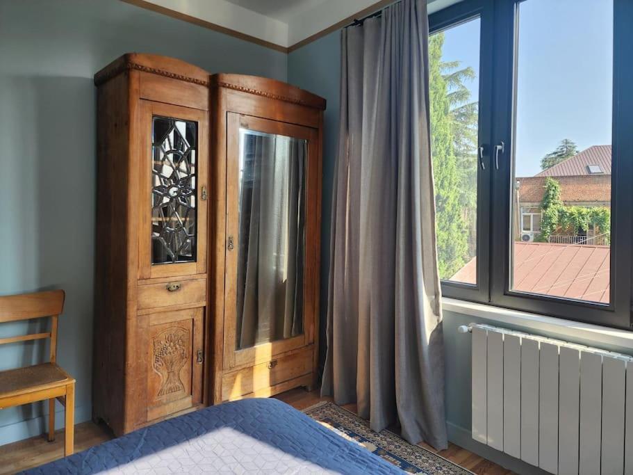 Daire Asatiani Windows Tiflis